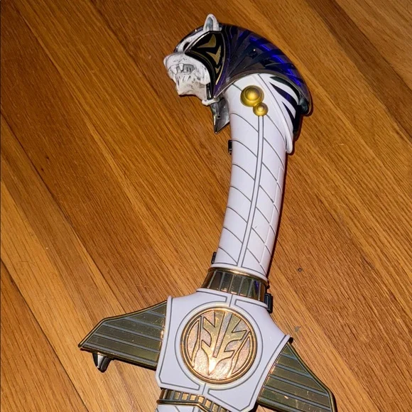 Powerful Silver and Gold Action Sword - Picture 2 of 4